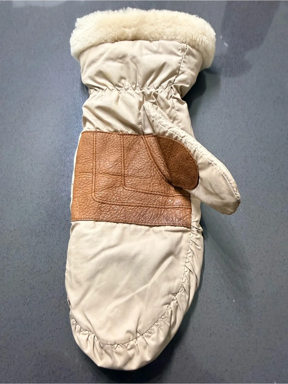 UGG Australia Left Snow Mitten Cream Leather Palm Faux Fur Cuff Replacement